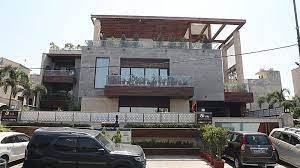 बस्ती पहुंची इनकम टैक्स की टीम, इस बड़े व्यवसायी के घर मारा छापा, लखनऊ और प्रयागराज से आए अफसर