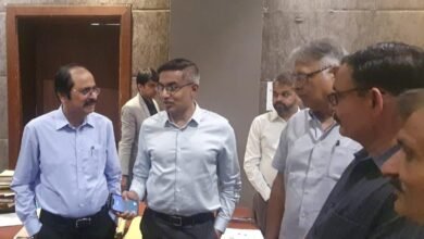 नोएडा प्राधिकरण की ओर से रजिस्ट्री के लिए ग्रेट वैल्यू शरमन सोसाइटी सेक्टर -107 के क्लब में लगाया कैंप