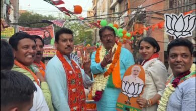 राजस्थान सरकार में मंत्री राजवर्धन सिंह राठौर ने कल्याणपुरी में हर्ष मल्होत्रा के साथ किया रोड़ शो