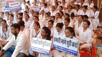 संयुक्त अस्पताल में ड्यूटी को लेकर हंगामा करने वाले फार्मासिस्ट को इमरजेंसी से हटाकर रिकॉर्ड रूम में तैनात कर दिया गया है