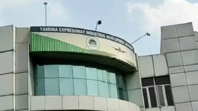 यमुना प्राधिकरण के एक अधिकारी ने बताया कि सेक्टर-22 डी, सेक्टर-22ई और सेक्टर-5 ए व अन्य एक सेक्टर में अमेरिकन सिटी परियोजना को विकसित किया जाना है।