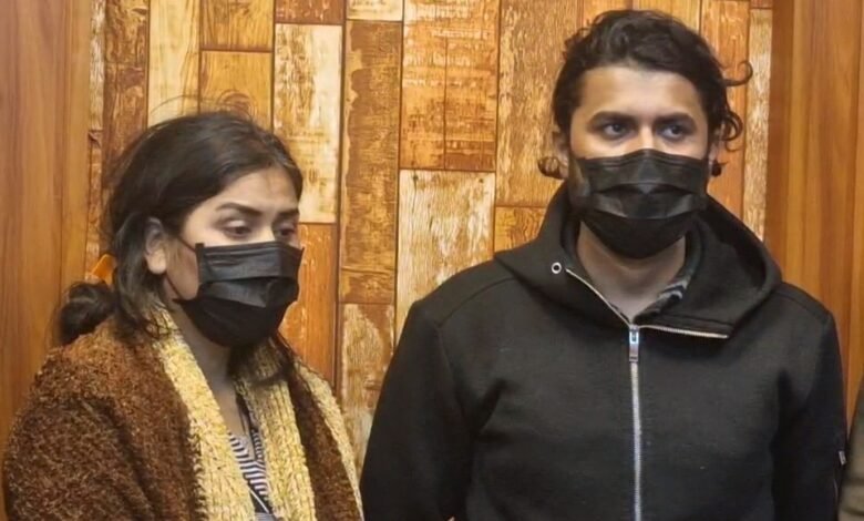 उत्तर प्रदेश, नोएडा: बॉयफ्रेंड और पत्नी ने मिलकर रची मर्डर की साजिश, दोनों गिरफ्तार