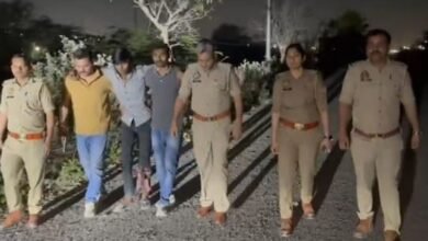 उत्तर प्रदेश, नोएडा: फैक्ट्री से चोरी करने वाले 5 बदमाश गिरफ्तार, एक को लगी गोली